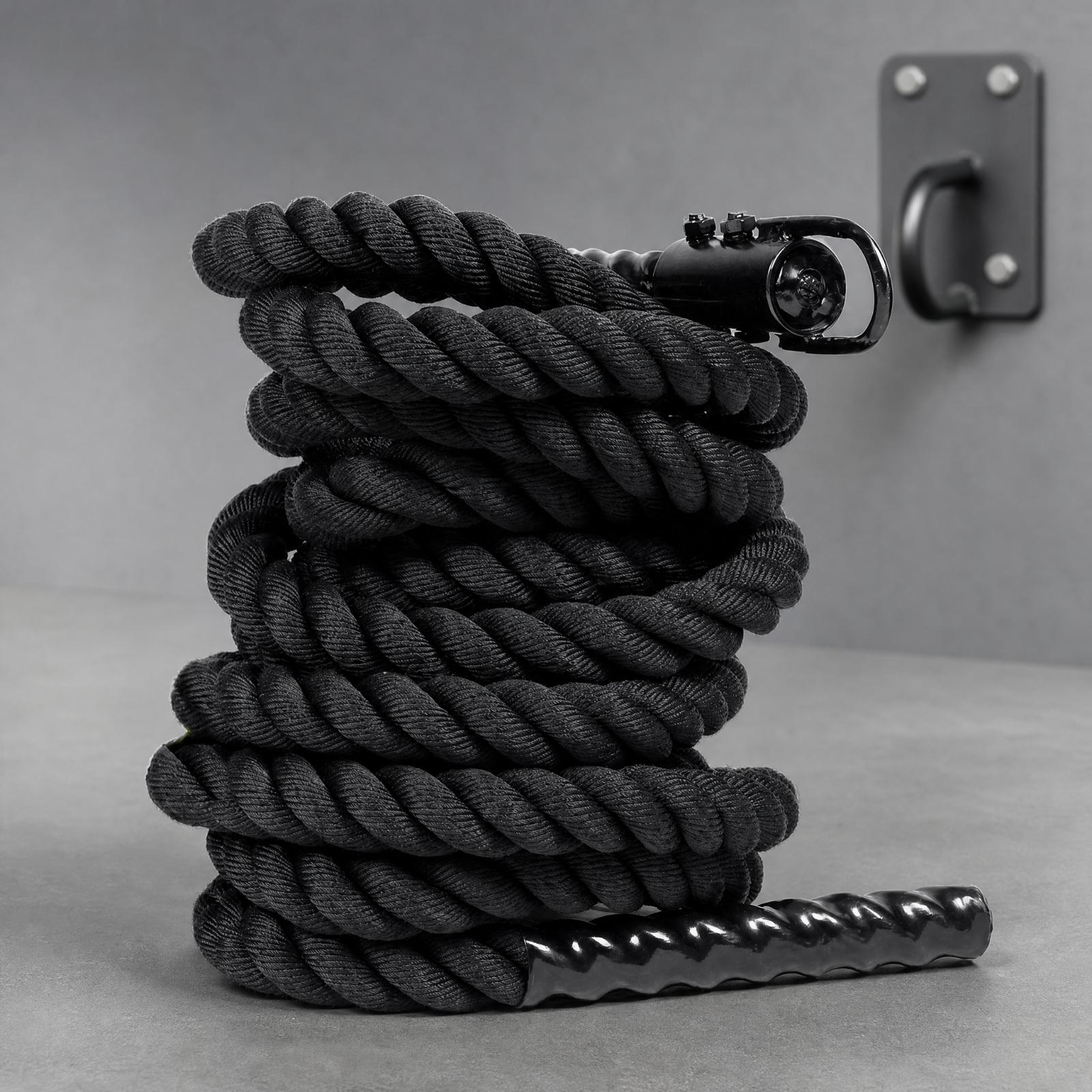 Rope Climb - 家庭用ジムでのトレーニングや消防士の訓練に適した、耐久性に優れたポリエステル製クライミングロープ。金属製のフック付き。